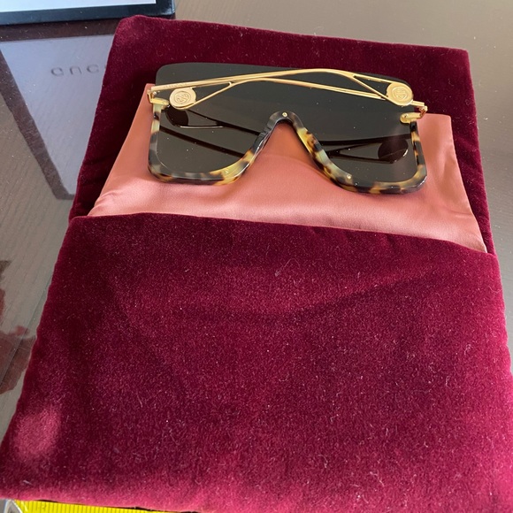 Gucci Shield Sunglasses main image 11